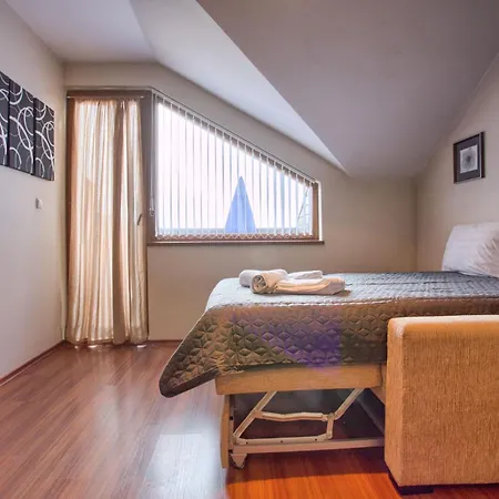 דירה Cozy In The Regnum & By Flat Mаnager בנסקו
